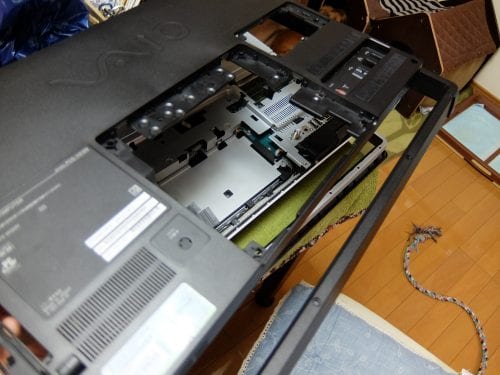 PCG-11212N 筐体があきました