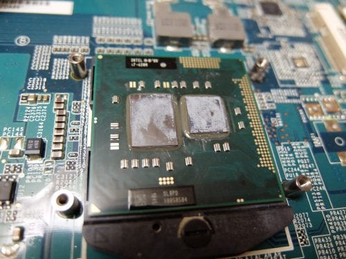 CPUからヒートシンクをはずしたところ